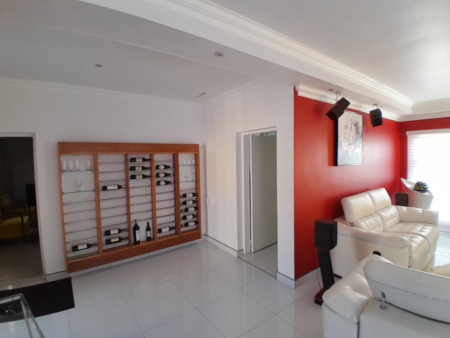 3 Bedroom Property for Sale in Safari Gardens North West
